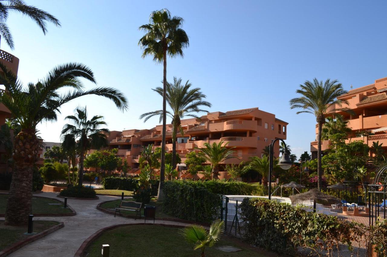 Apartementos Almerimar Golf Esterno foto